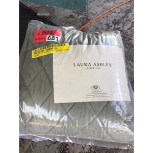 Laura Ashley twin diamond velvet quilt set, sooo pretty